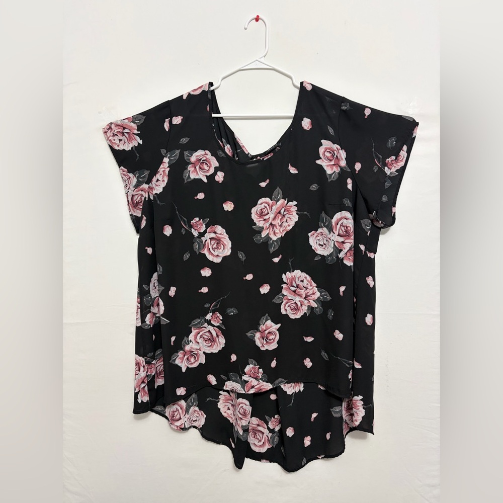 Torrid Size 4 4X Black Floral Chiffon Tunic Blouse 38” Long(A360)